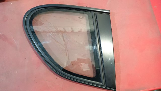 Стекло кузова/багажного отсека, левое 7L5845297 PORSCHE