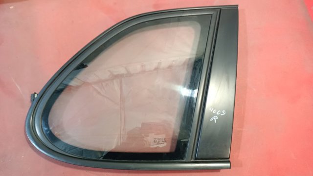 Стекло багажного отсека, правое 7L5845298 PORSCHE