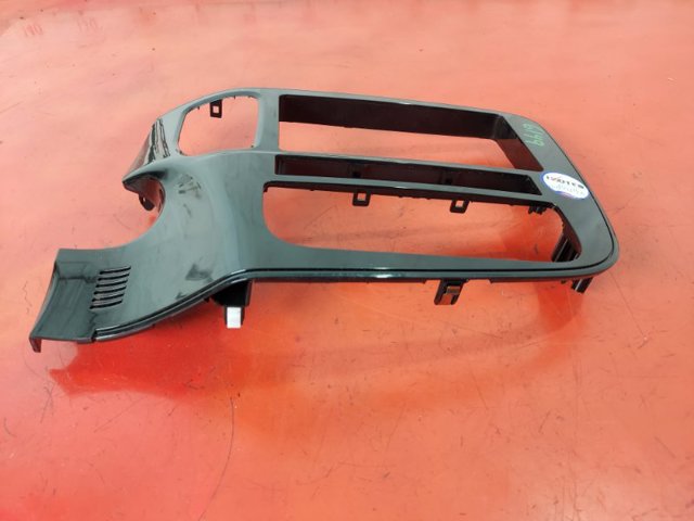 8002B297XA MITSUBISHI Накладка на торпедо купить в Ровно