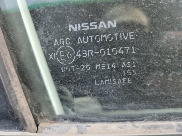 803006RA1B Стекло двери передней правой купить Львов
