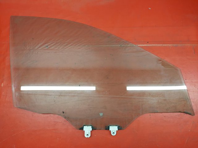 Стекло пассажирской двери 803009TA0A NISSAN