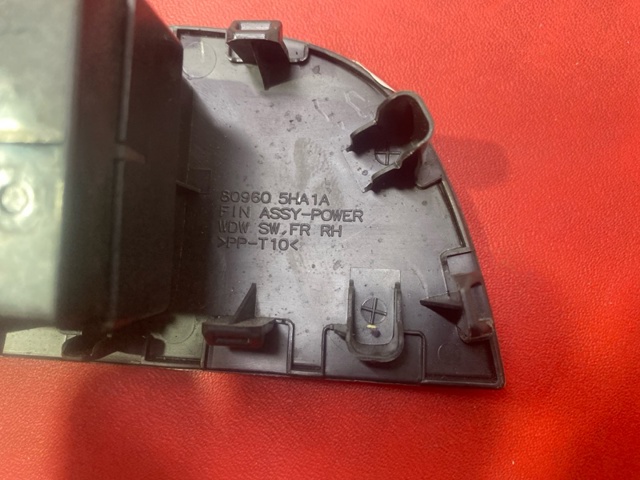 809605HA1A NISSAN Панель (накладка) блока управления стеклоподъемником передняя правая купить в Павлоград