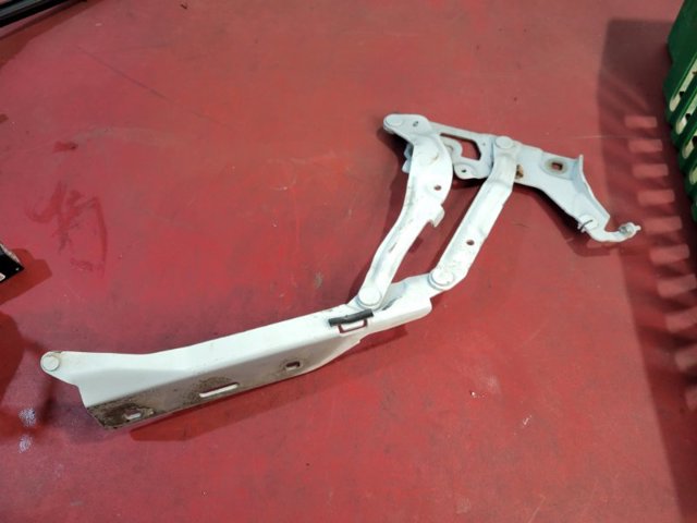80A823302C VAG Петля капота правая купить в Черновцы