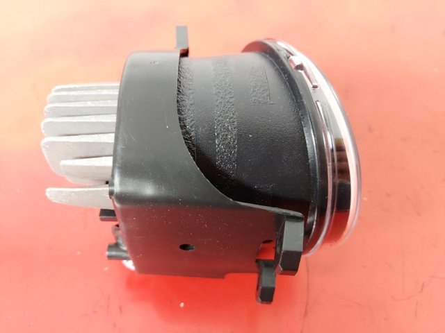 8121048051 TOYOTA Фара противотуманная правая купить в Сумы