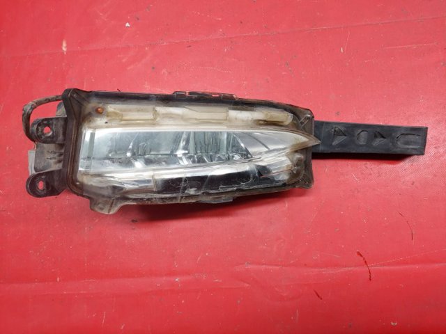 Противотуманка левая 8122078020 TOYOTA