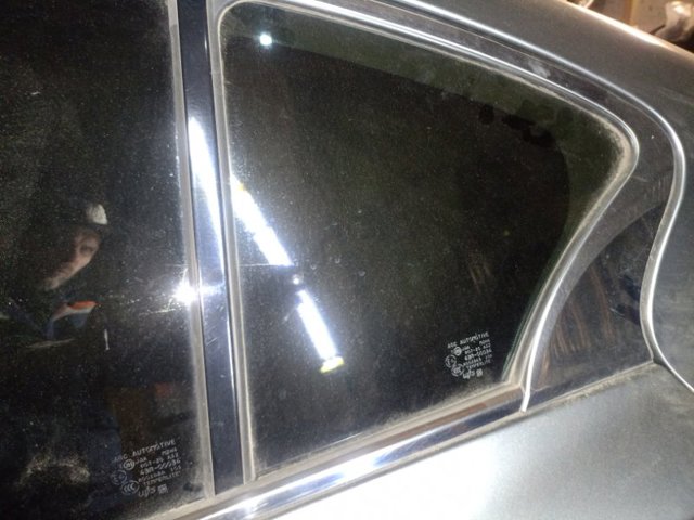 Уголок задней левой двери 822636HE0A NISSAN