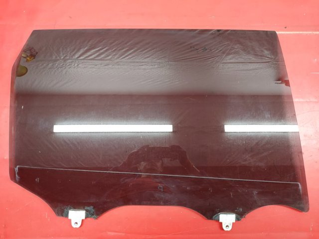 Стекло заднее правое 823005HA0A NISSAN