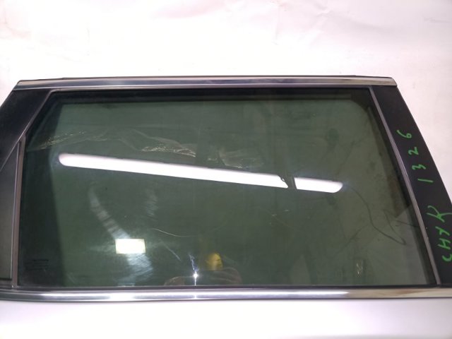 Стекло задней правой двери 823006FL1A NISSAN