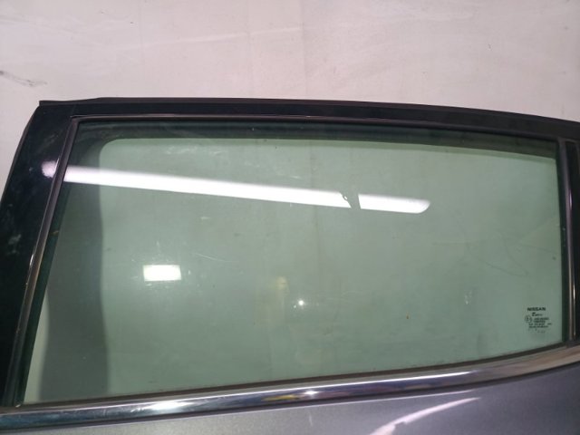 Стекло двери задней левой 823014RA0A NISSAN