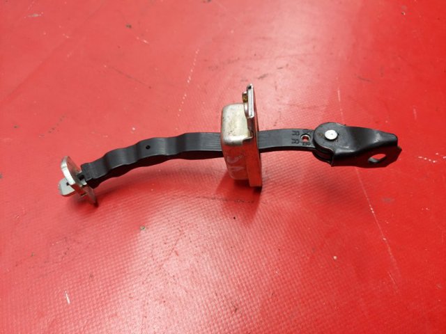 Ограничитель открывания задней двери 824304CL0A NISSAN