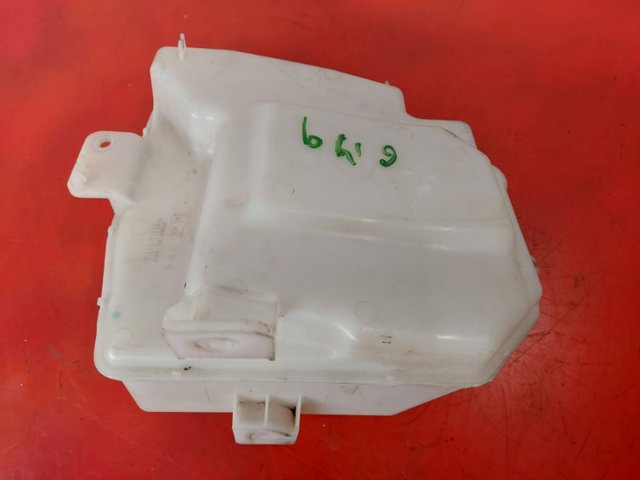 Бачок стеклоомывателя 8260A276 MITSUBISHI