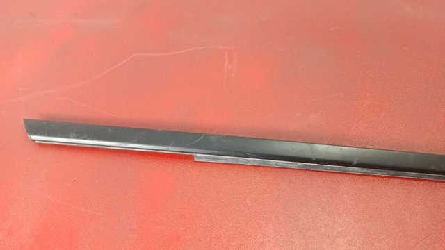 NISSAN 828216RA0A Уплотнитель стекла задней левой двери в наличии Николаев
