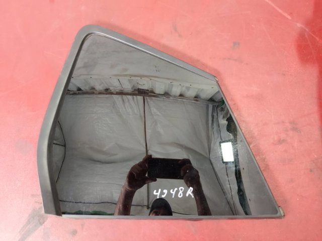 833006RA0A NISSAN Стекло кузова (багажного отсека) правое купить в Хмельницкий