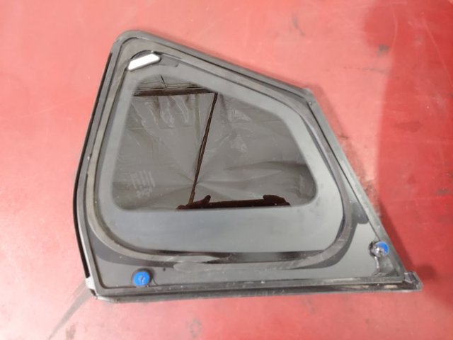 Стекло кузова/багажного отсека, левое 833016RA0A NISSAN