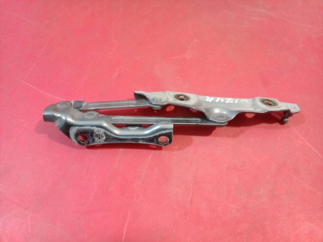 NISSAN 844001MA0A Петля крышки багажника в наличии Ирпень