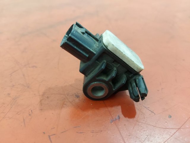 Датчик AIRBAG передний 8651A165 MITSUBISHI
