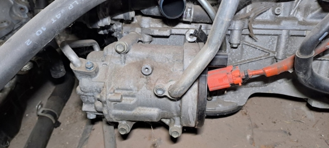 Насос кондиционера 8837047091 TOYOTA