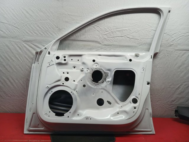 VAG 8P3831052D Дверь передняя правая в наличии Тернополь