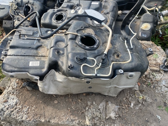 Б/бак 8R0201060AP VAG