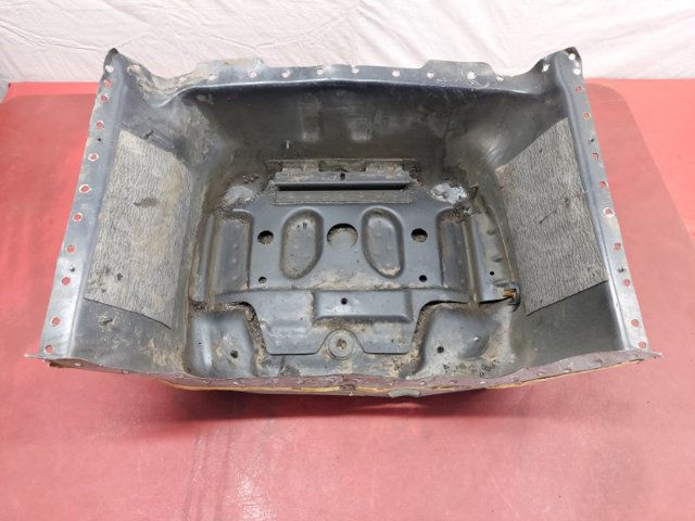 Колесная ниша 8R0802215 VAG