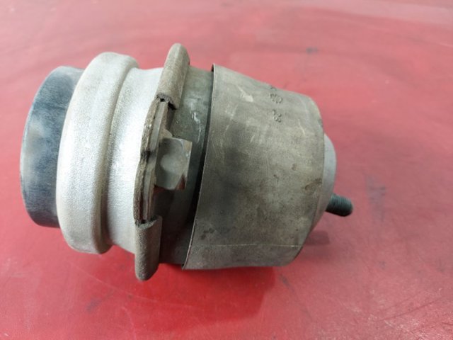 Левая опора двигателя 94837504901 PORSCHE