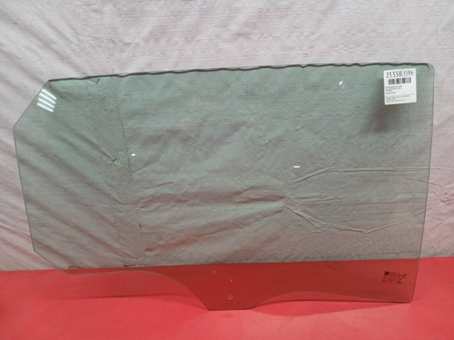 Стекло заднее правое 95429589 GM