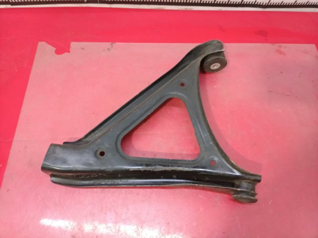 95831104200 PORSCHE Рычаг задней подвески нижний правый купить в Чернигов