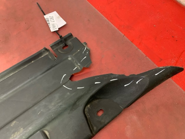 95850421100 PORSCHE Защита днища левая купить в Одесса