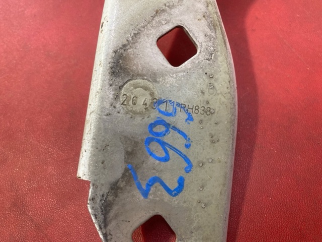 95851130202 PORSCHE Петля крышки багажника купить в Каменское
