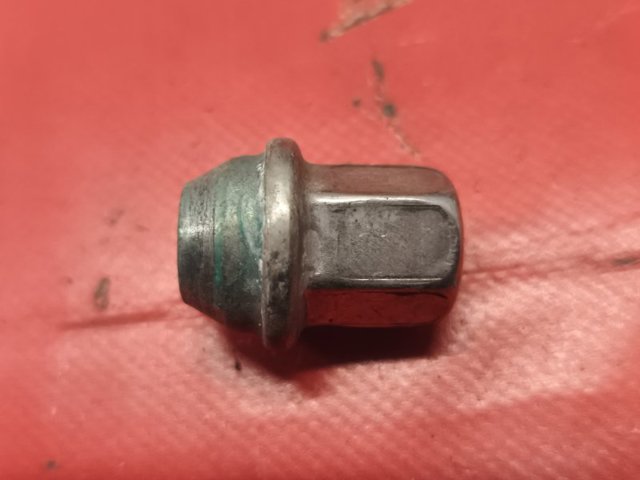 GM 9599297 Гайки колесные в наличии Одесса