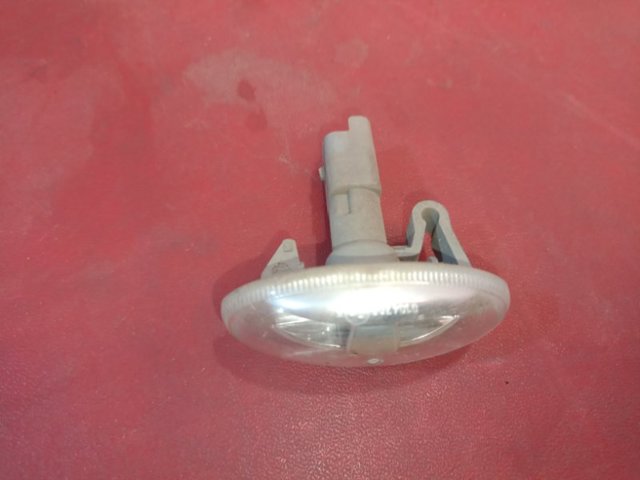 Повторитель поворота на крыло Citroen C-Elysee