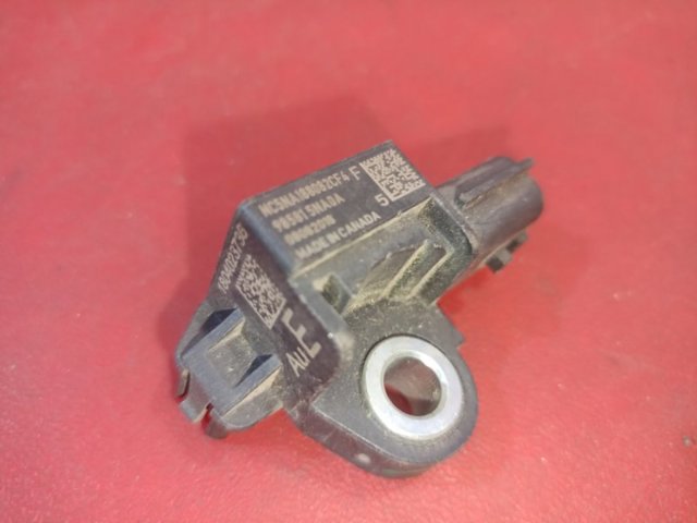 Датчик Эйрбэг передний 985815NA0A NISSAN