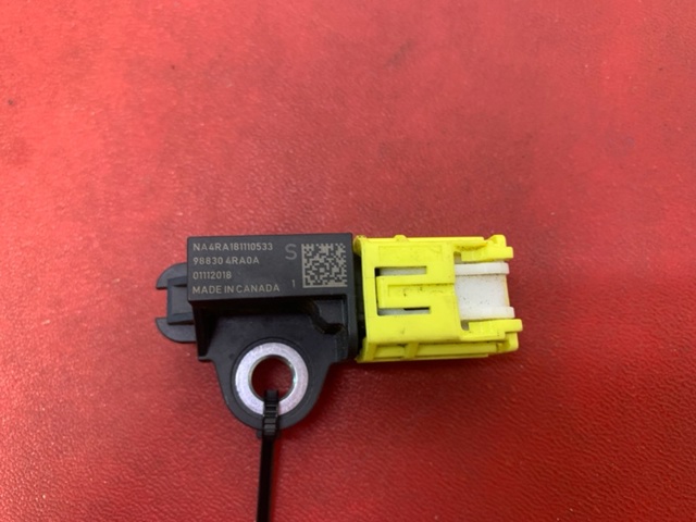 Датчик Эйрбэг передний 988304RA0A NISSAN