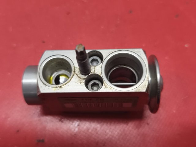 AV6N19849AB Клапан TRV кондиционера купить Черновцы