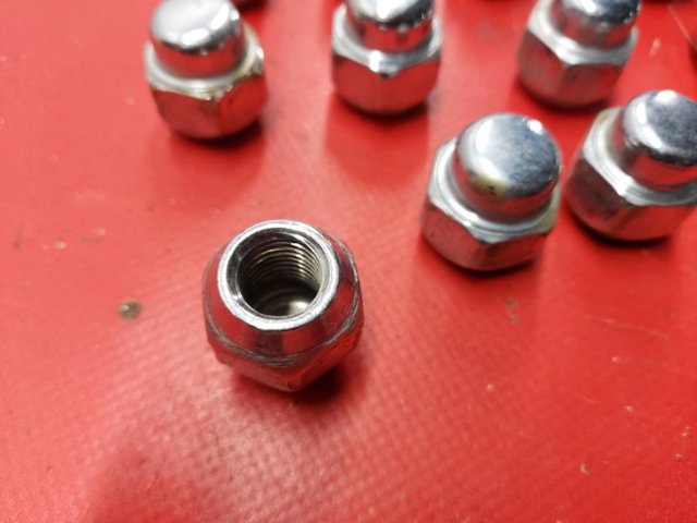 MAZDA B00237160B Гайки колесные в наличии Тернополь