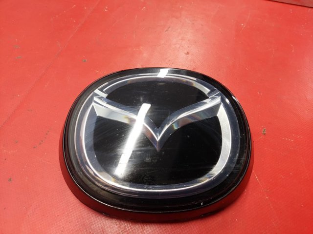 Фирменный значек решетки радиатора BCKB51730A MAZDA