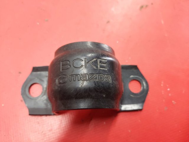 Кронштейн крепления переднего стабилизатора BCKE34155 MAZDA