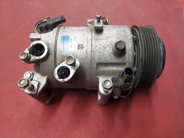 Компрессор кондиционера BDGF61450 MAZDA