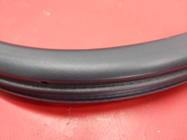 MAZDA BDMT68913A Уплотнитель двери задней (на кузове) в наличии Николаев