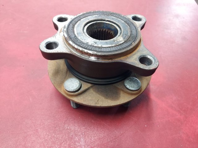 Ступица переднего колеса BDTS3304XA MAZDA
