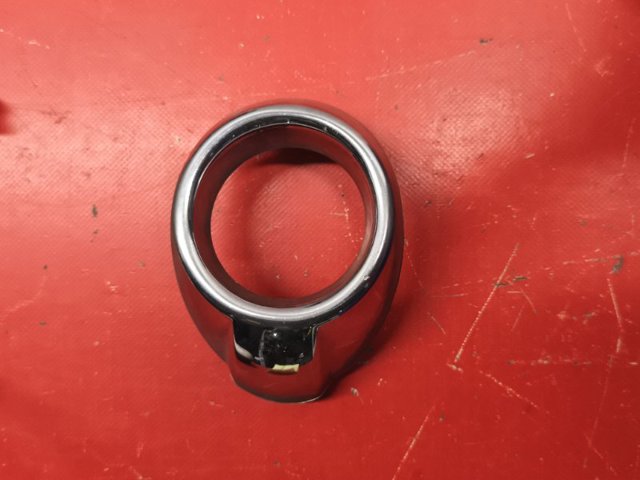 Ободок/окантовка фары противотуманной, правый BM5119952C FORD