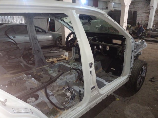 Проем передней правой двери G60306RFMA NISSAN