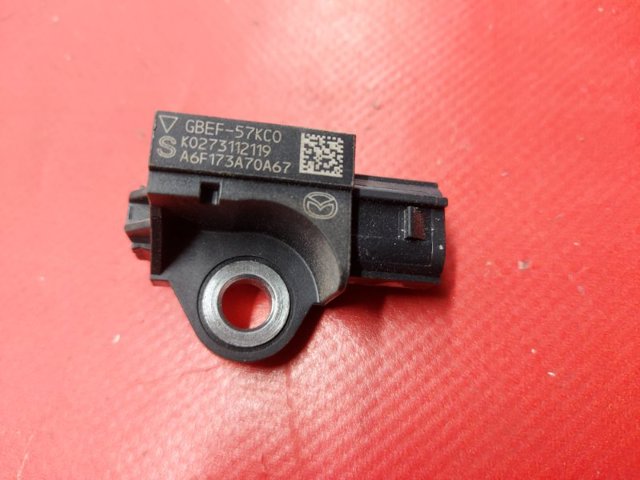 Датчик AIRBAG передний GBEF57KC0 MAZDA