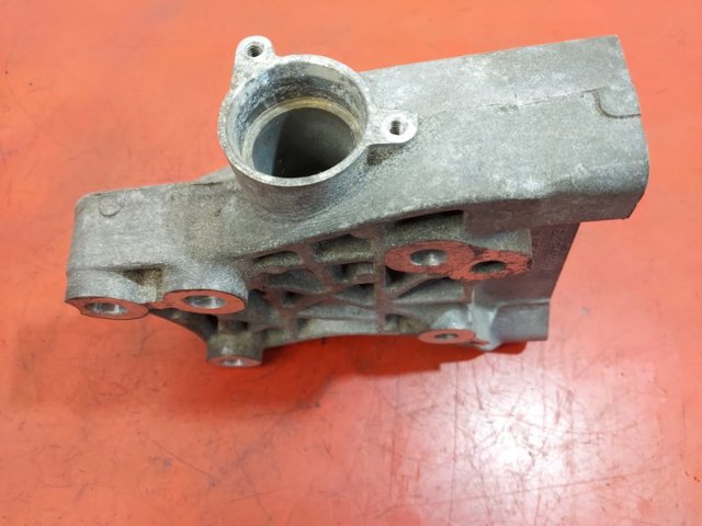 LAND ROVER GJ326030AA в наличии Черновцы