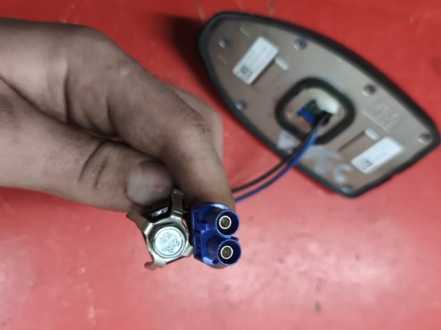 JD9T19K351AA5UAW Антенна купить Чернигов