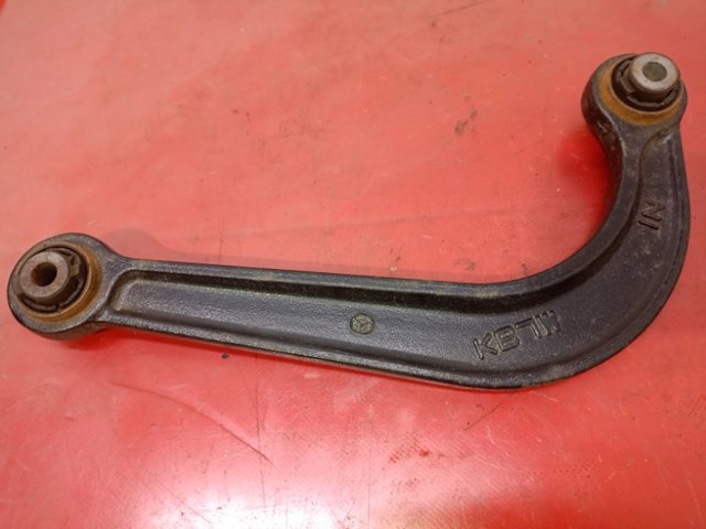 Верхний рычаг задней подвески KB7W28C10 MAZDA