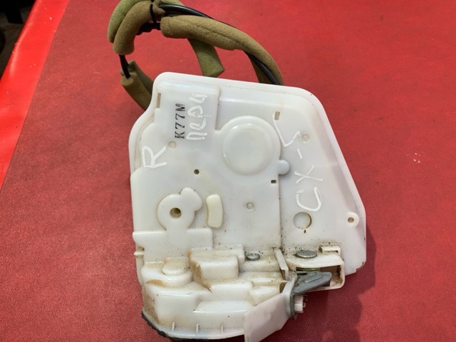 MAZDA KB7W58310 Замок двери передней правой в наличии Полтава