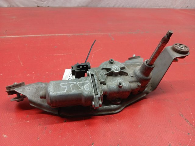 Мотор стеклоочистителя заднего стекла KB7W67450 MAZDA