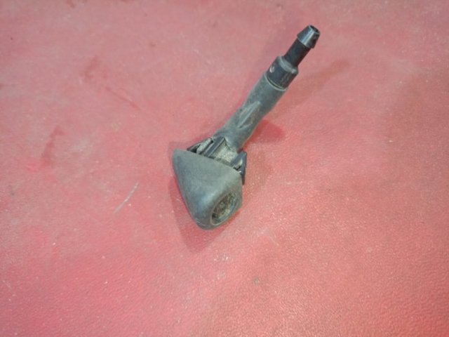 Форсунка омывателя заднего стекла KB7W67510 MAZDA