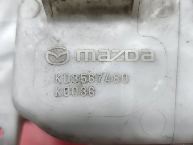 MAZDA KD3567480 Бачок омывателя в наличии Одесса
